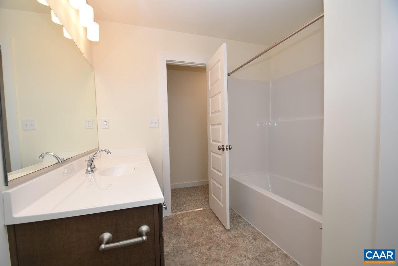87 Derosa Ct photo 34