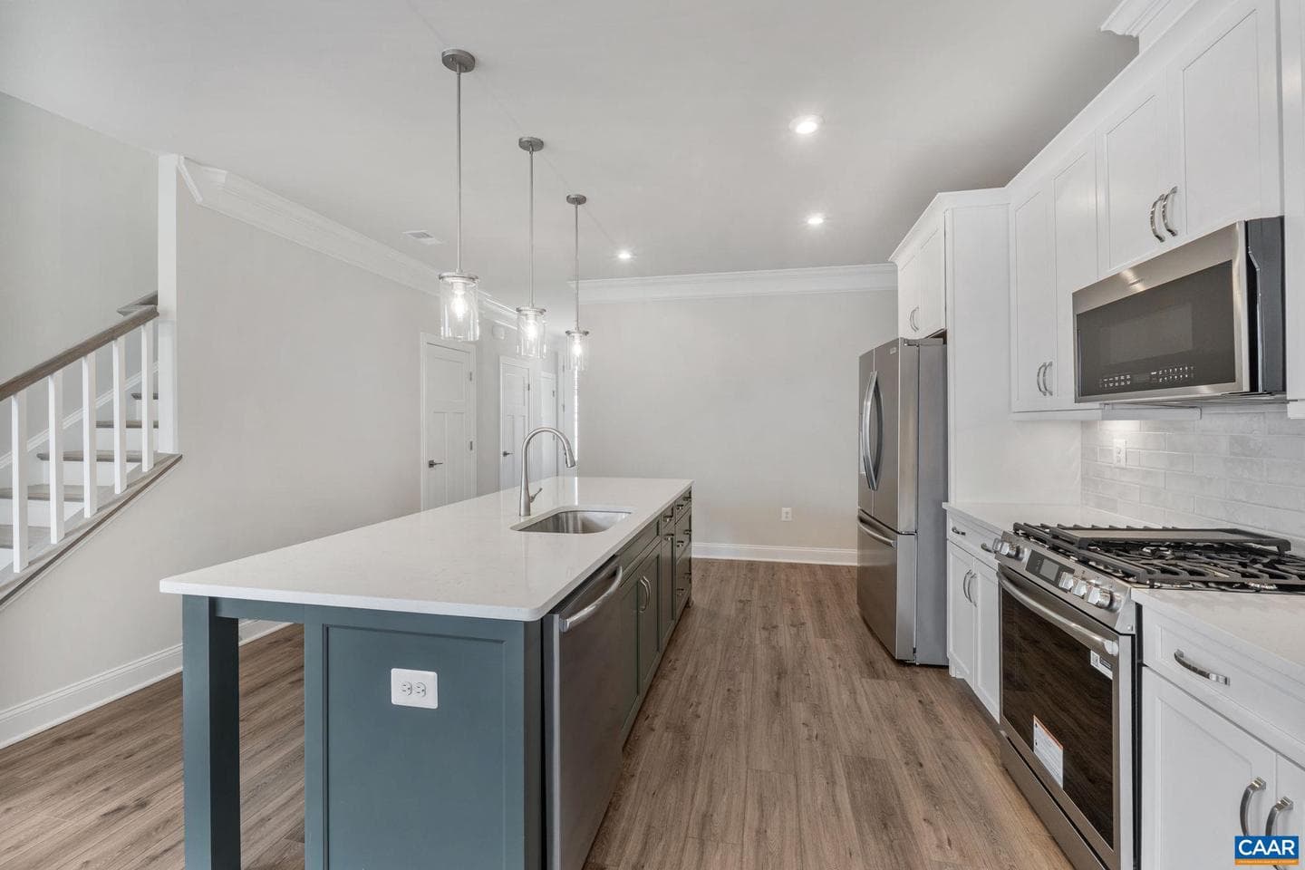 208 Sunbird Ln photo 11