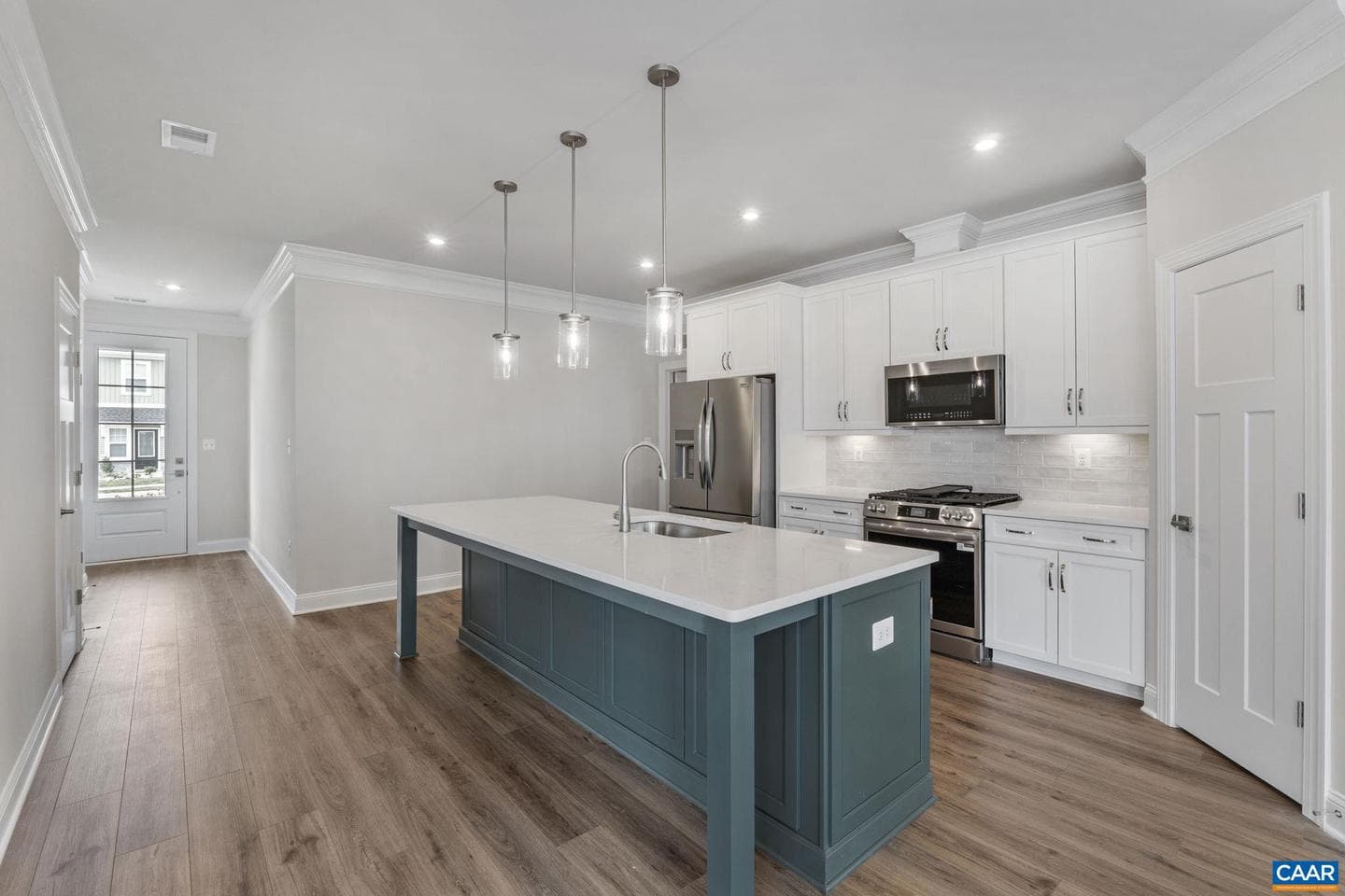 208 Sunbird Ln photo 14