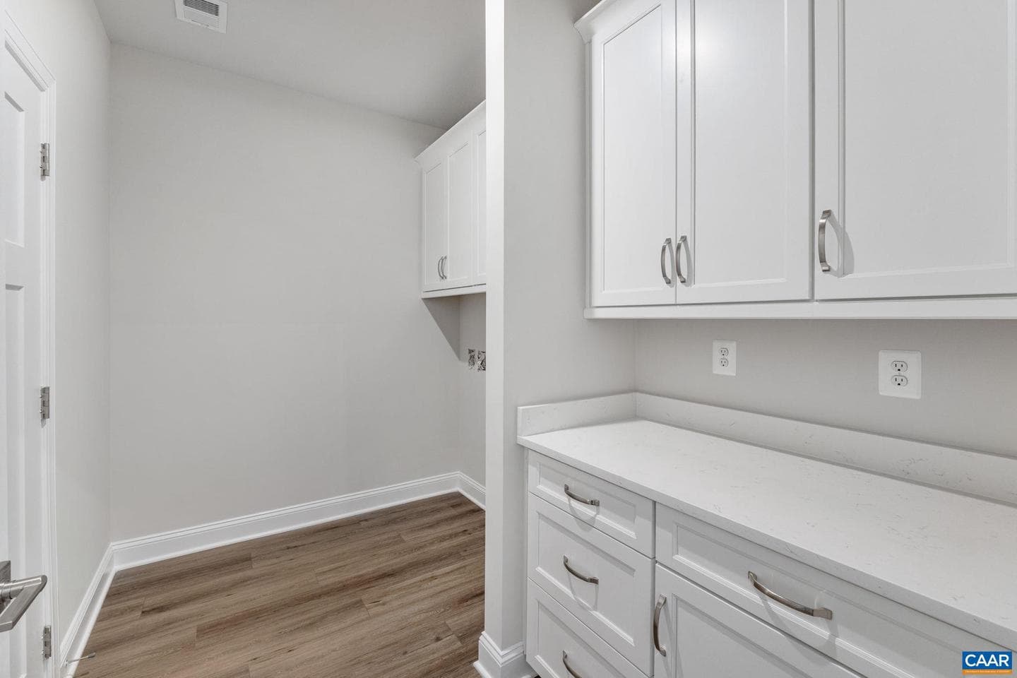 208 Sunbird Ln photo 28