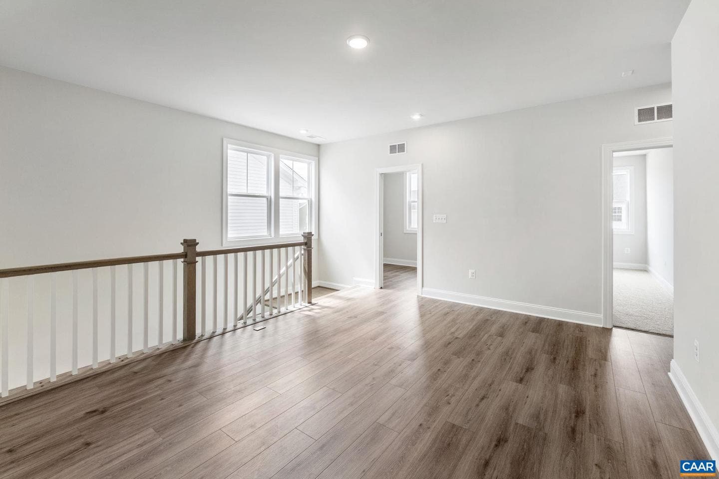 208 Sunbird Ln photo 31