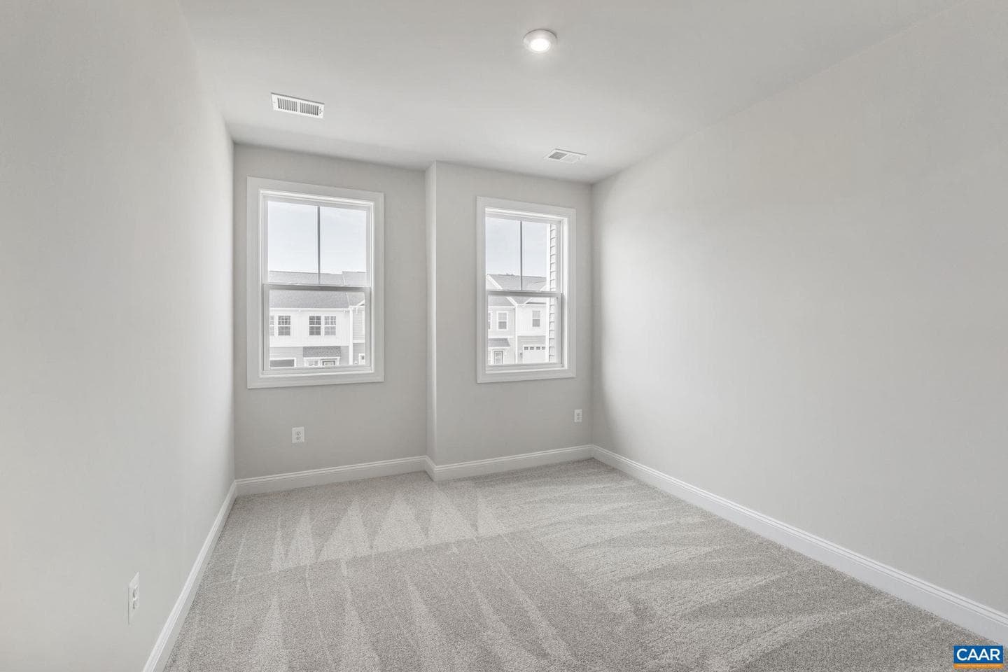 208 Sunbird Ln photo 33
