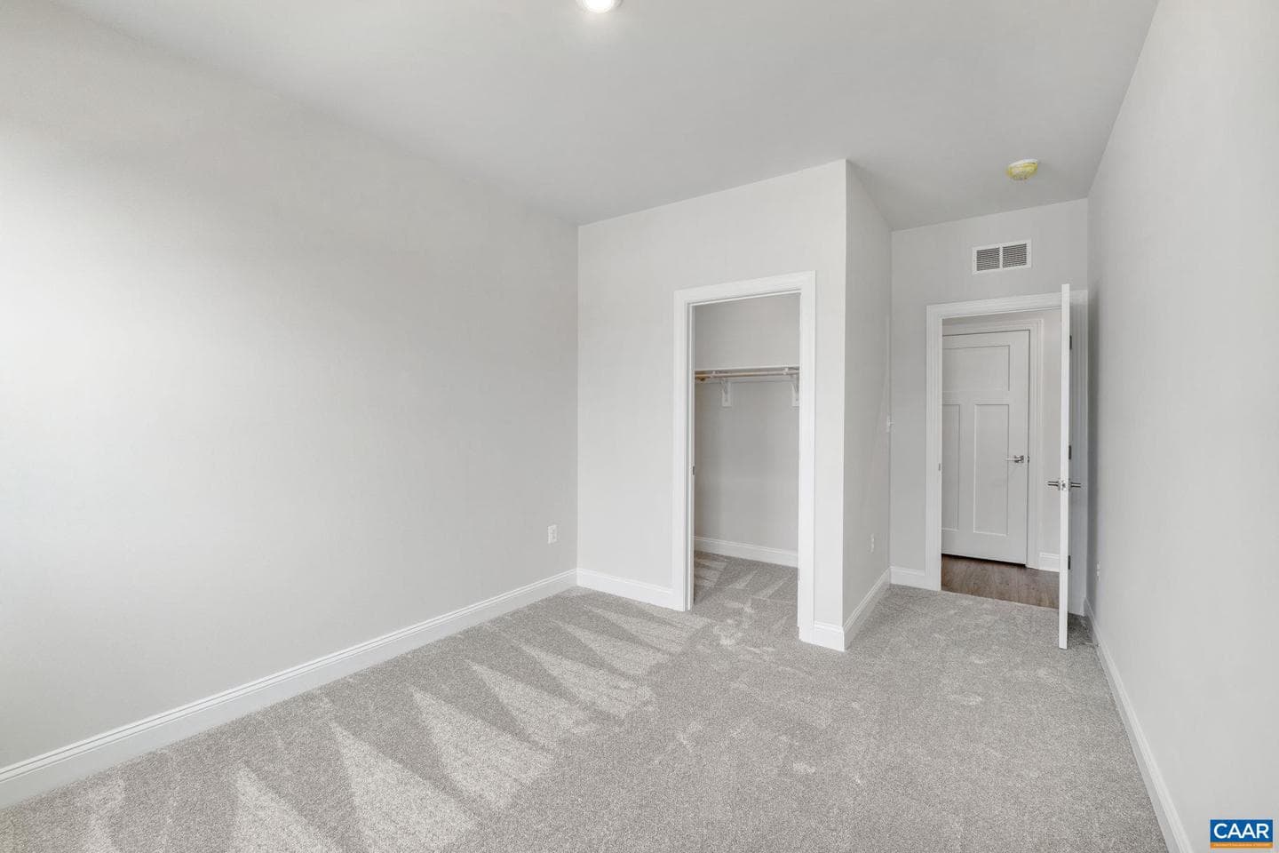 208 Sunbird Ln photo 34