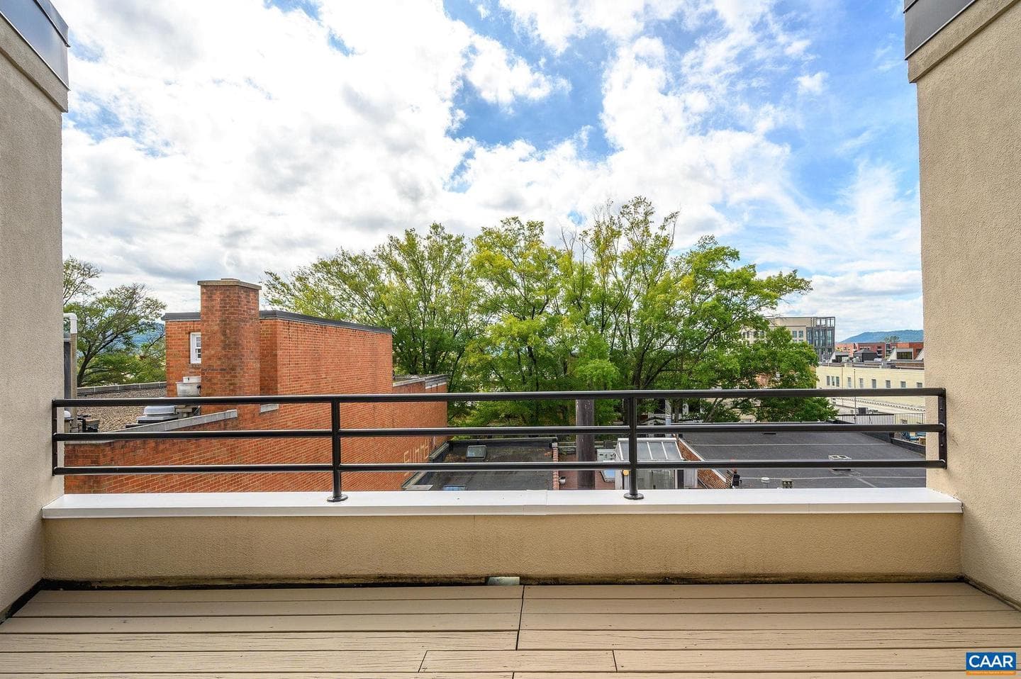 408 E Market St #305 photo 11