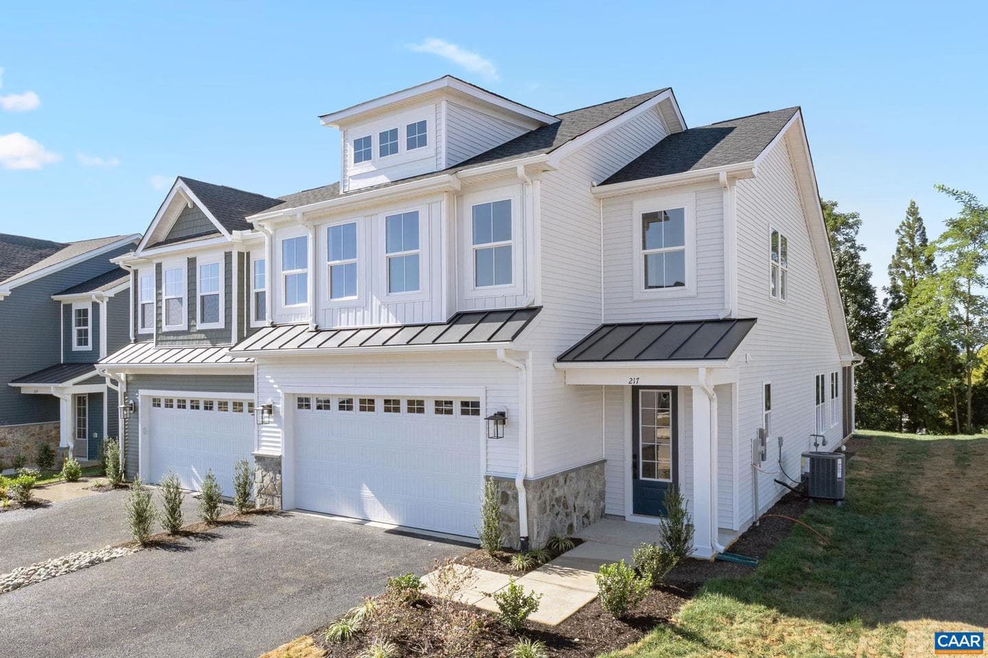 112 Sunbird Ln