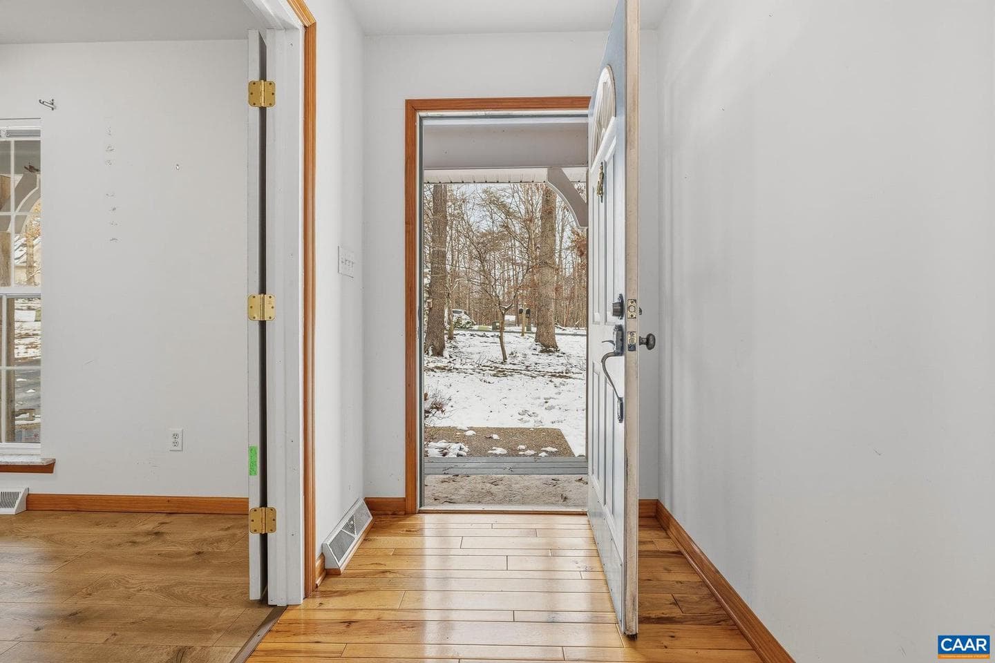 10 Briarwood Rd photo 3