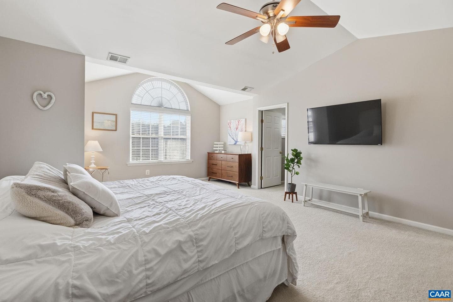 22 Villa Ave photo 14