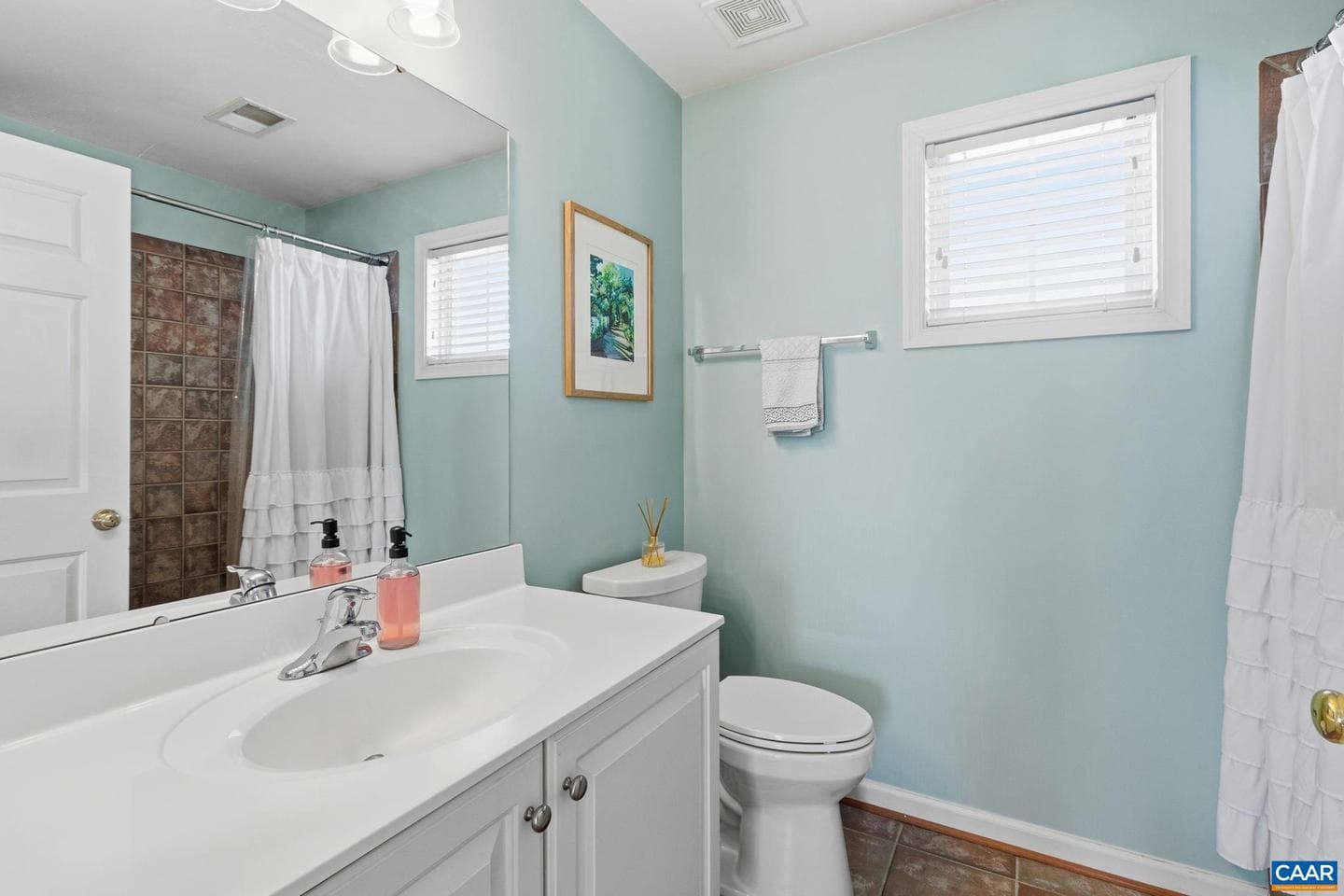 22 Villa Ave photo 23