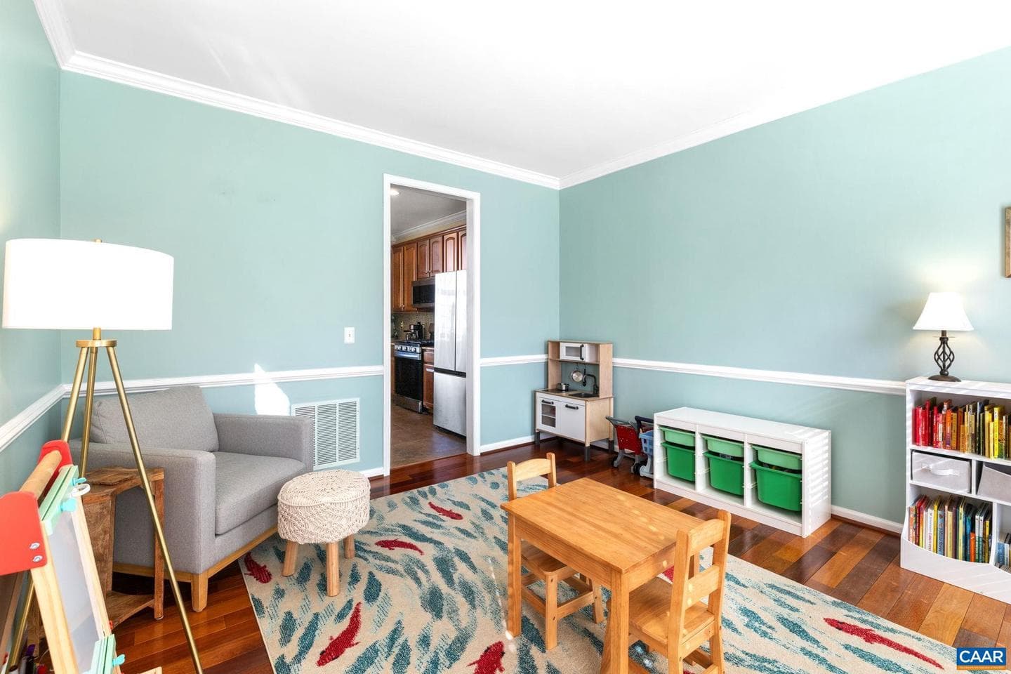 22 Villa Ave photo 4