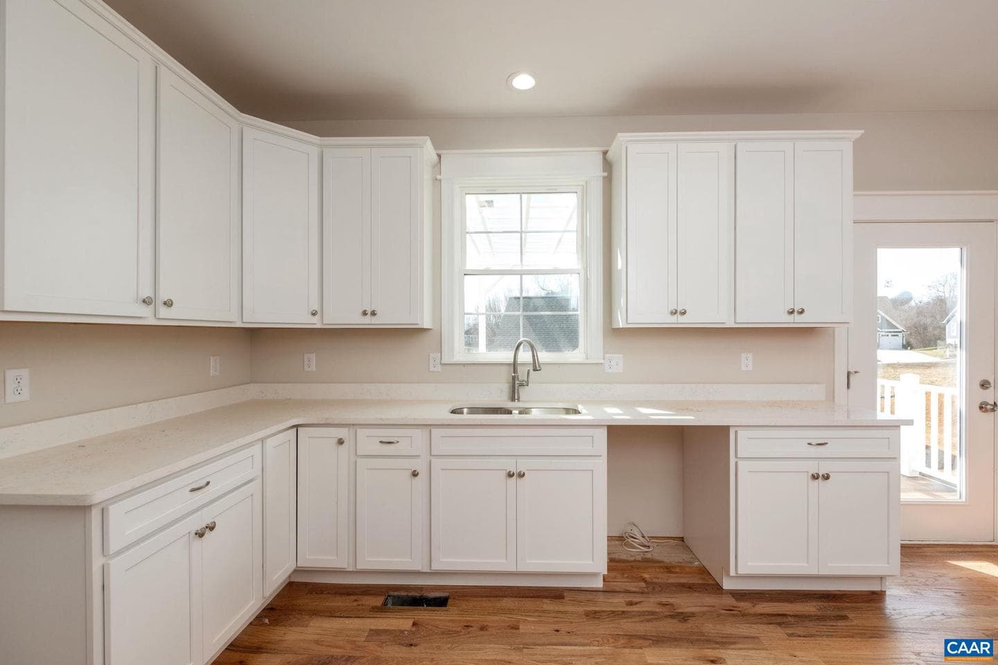 1004 High Point Ct photo 11