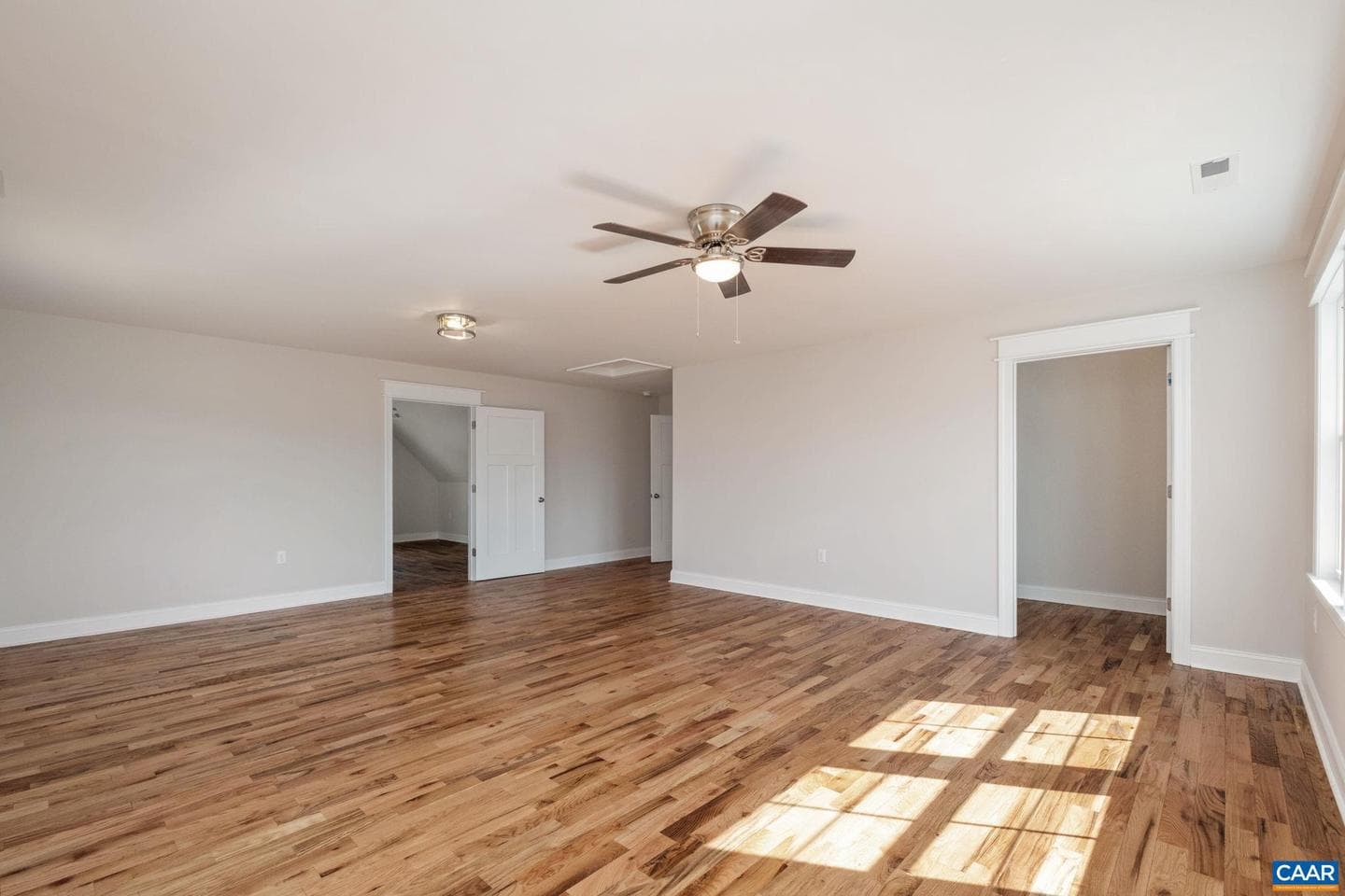 1004 High Point Ct photo 19