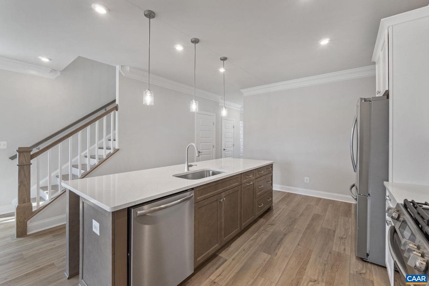 385 Bayberry Ln photo 11