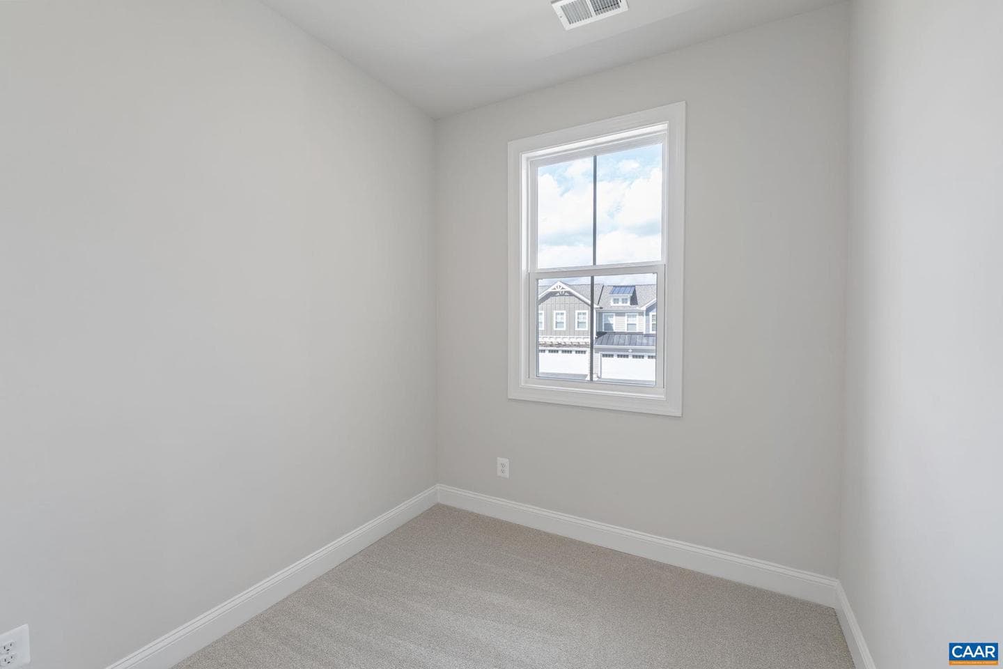 385 Bayberry Ln photo 32