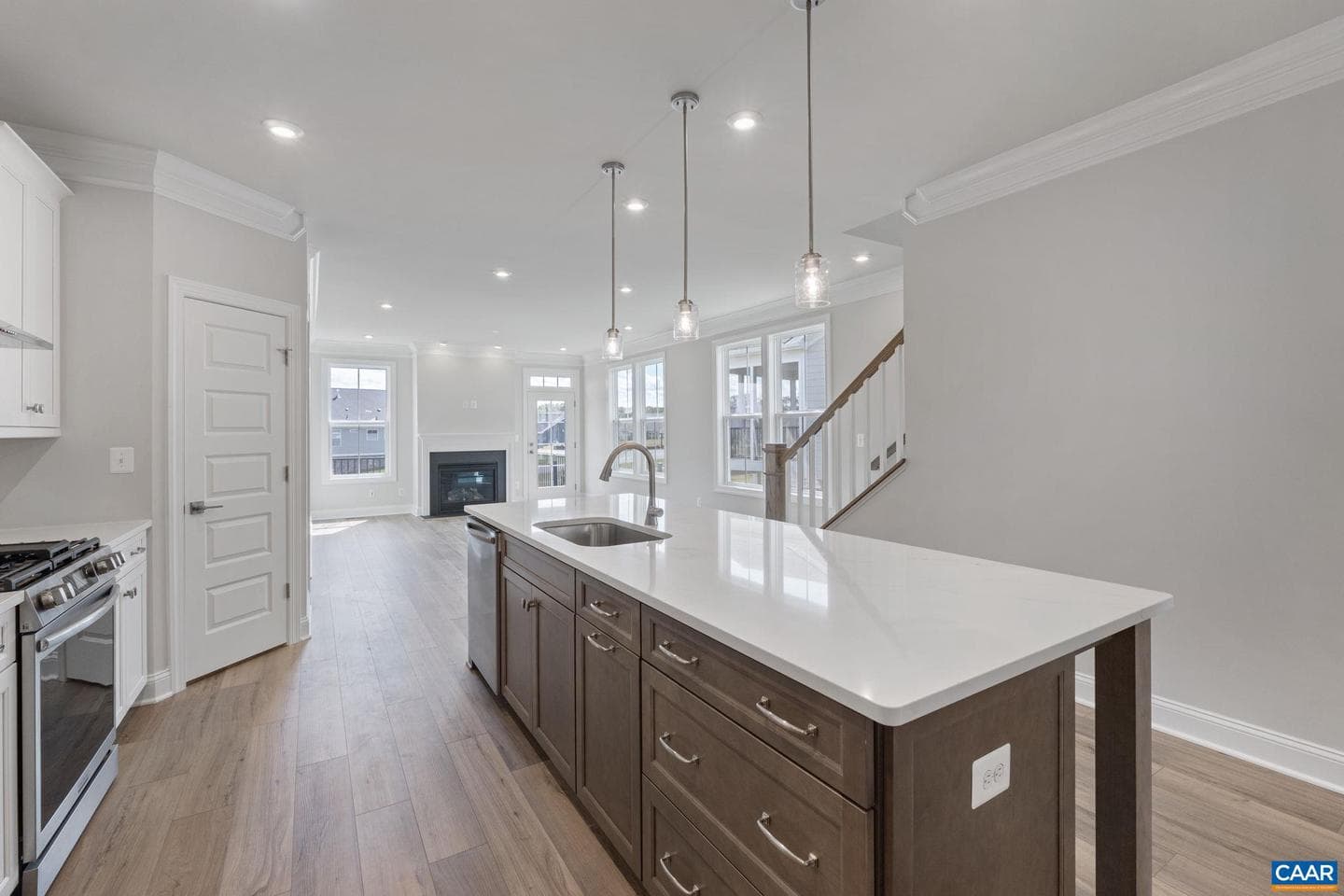 385 Bayberry Ln photo 9