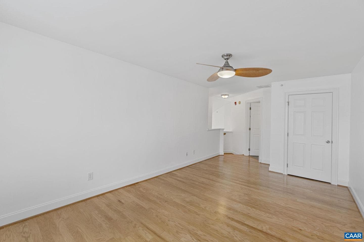 949 Glenwood Station Ln # 202 photo 13