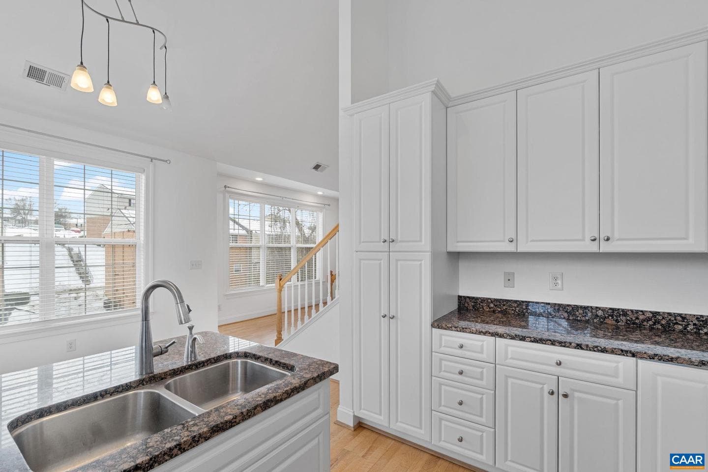 949 Glenwood Station Ln # 202 photo 6