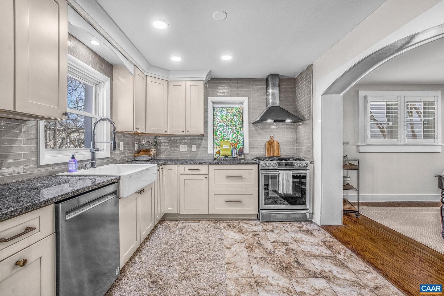 201 Palatine Ave photo 9