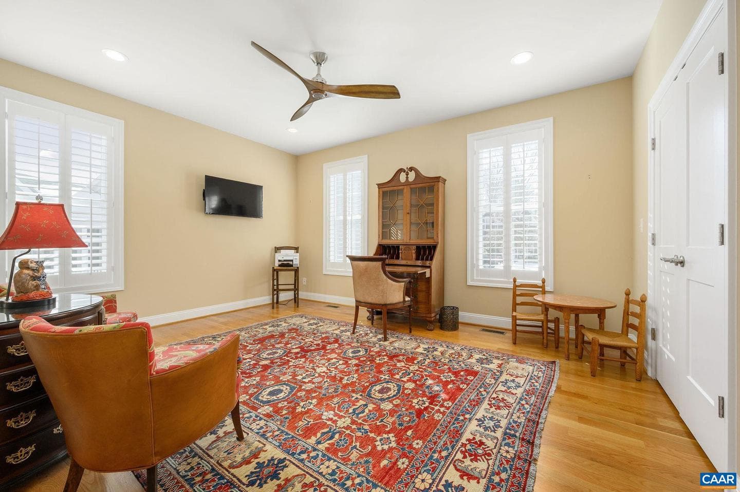 4063 Varick St photo 20