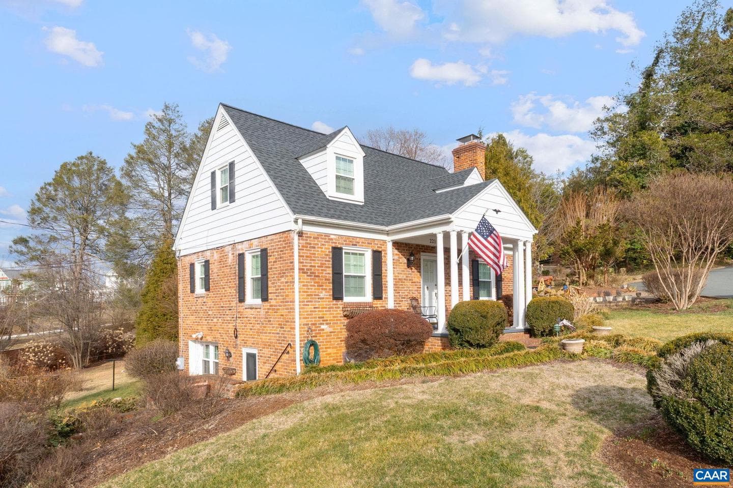 221 Lee Ave photo 23