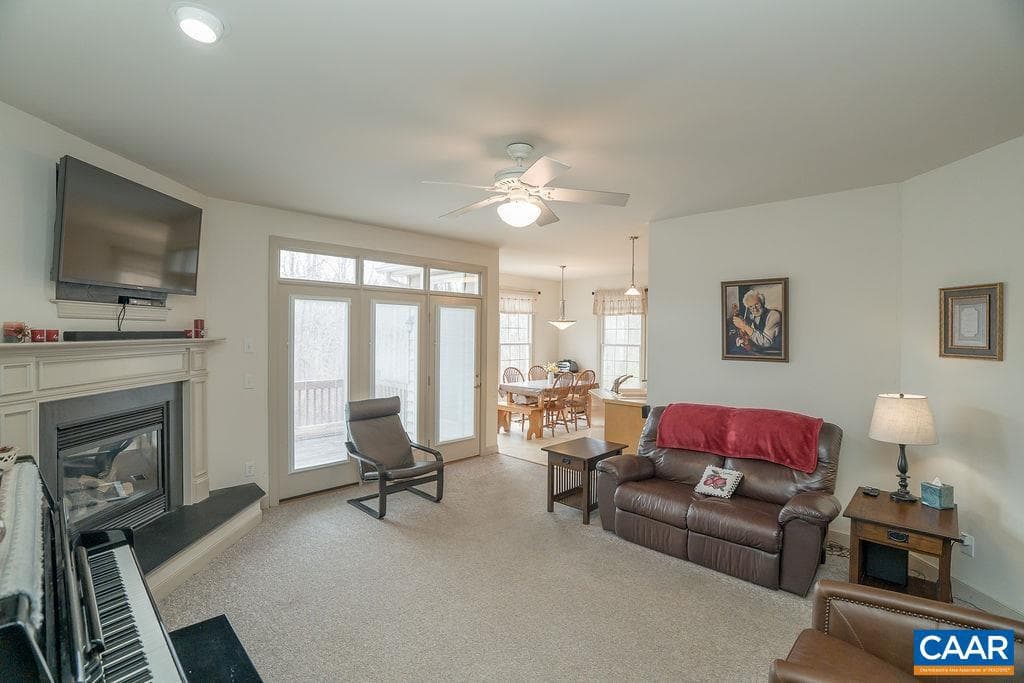 665 Fox Hollow Ln photo 9