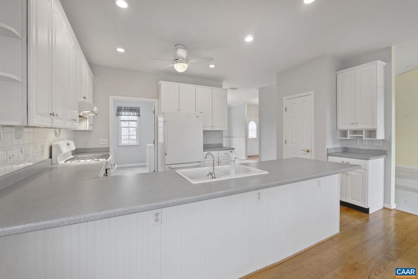 274 Jefferson photo 16