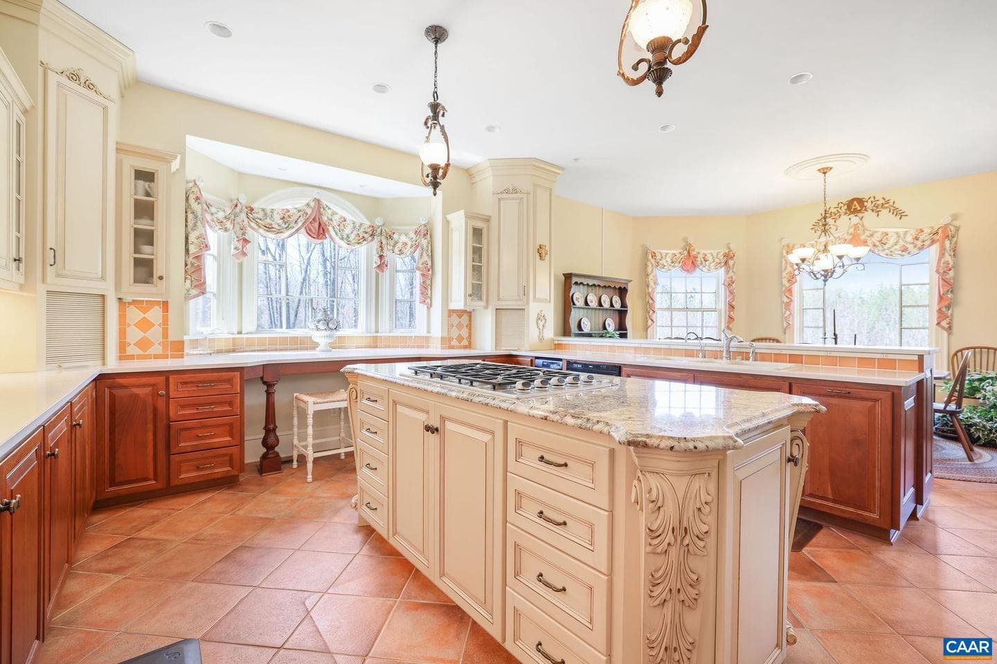 6385 Indian Ridge Dr photo 8