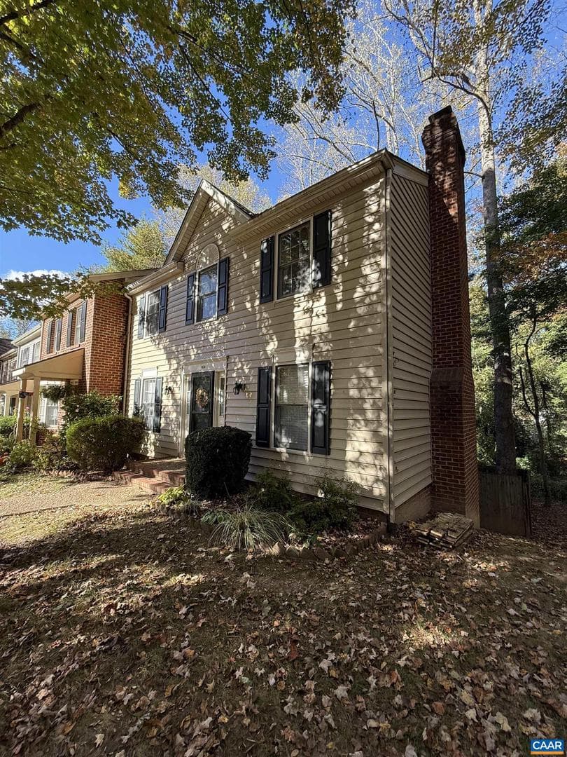 1036 Huntwood Ln photo 2