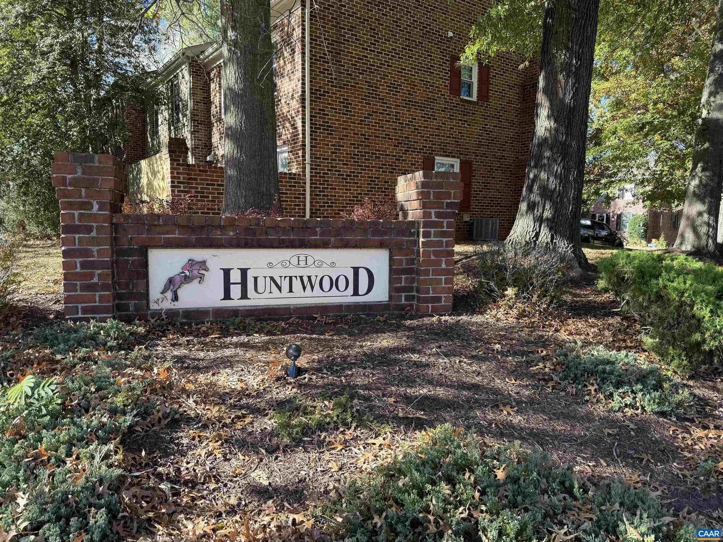 1036 Huntwood Ln photo 31