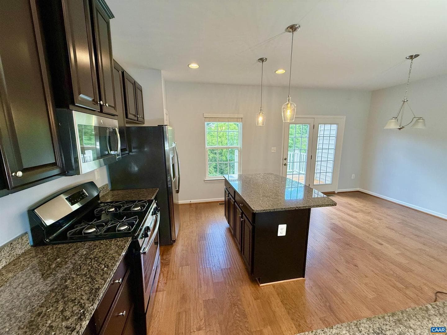 2176 Whispering Hollow Ln photo 10