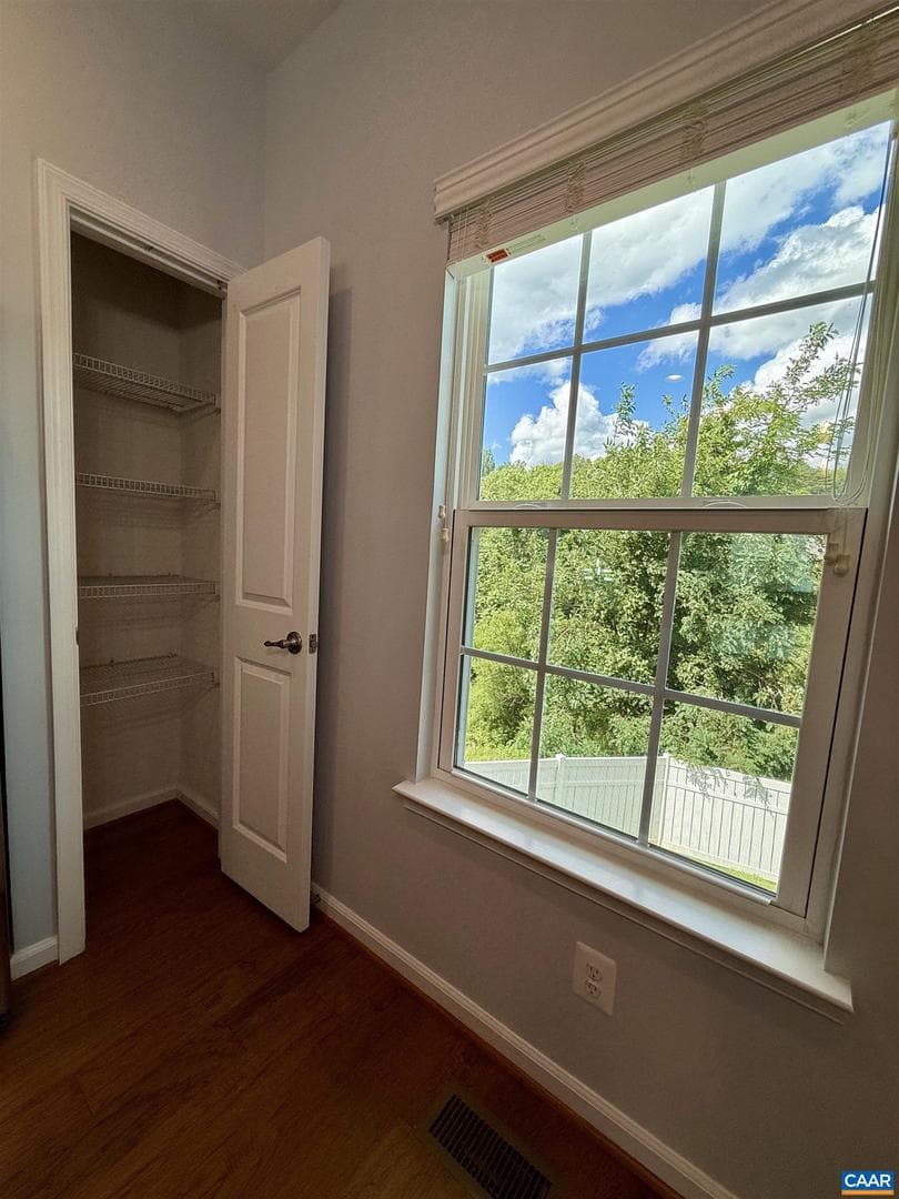 2176 Whispering Hollow Ln photo 14