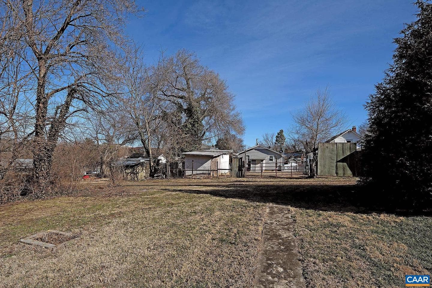 607 Montrose Ave photo 13