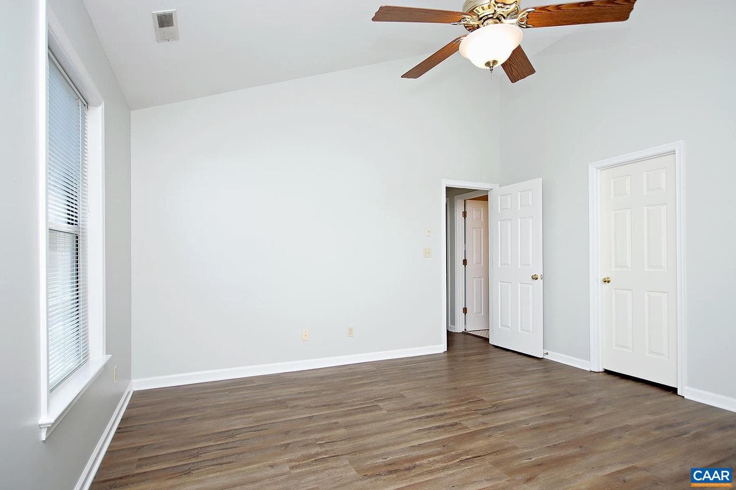 972 Grayson Ln photo 10