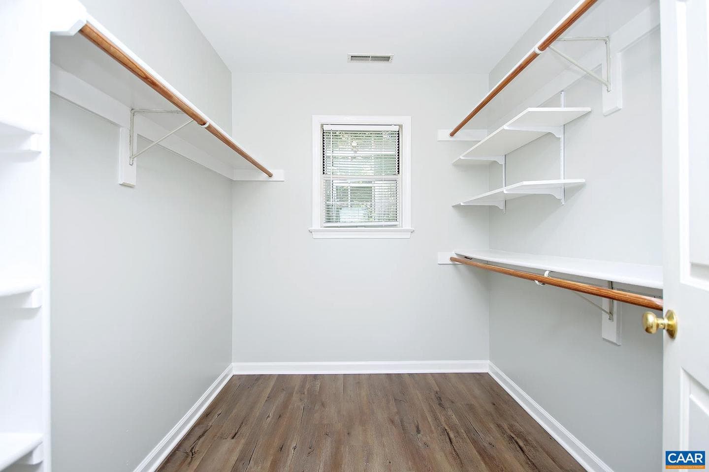 972 Grayson Ln photo 12