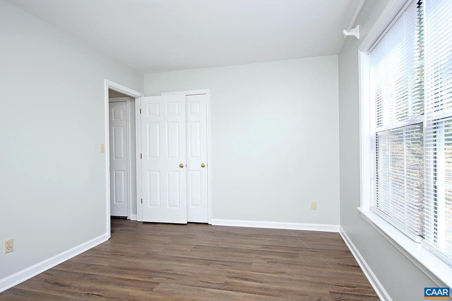 972 Grayson Ln photo 15