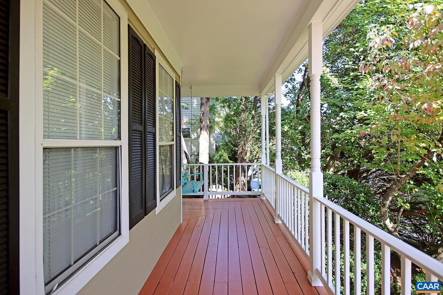 972 Grayson Ln photo 2