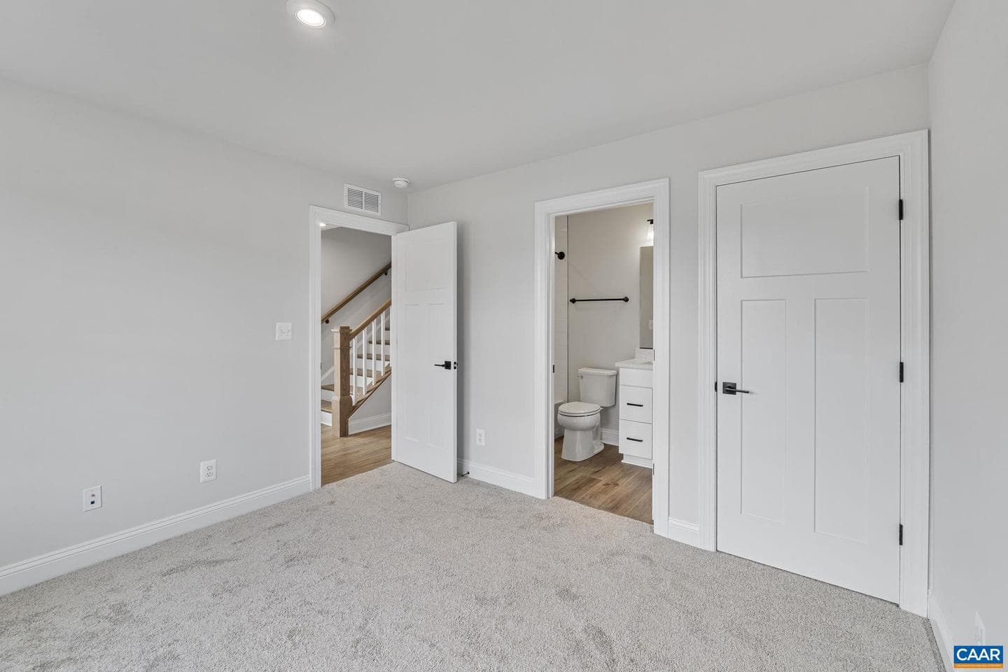 746 Park Ridge Dr photo 10