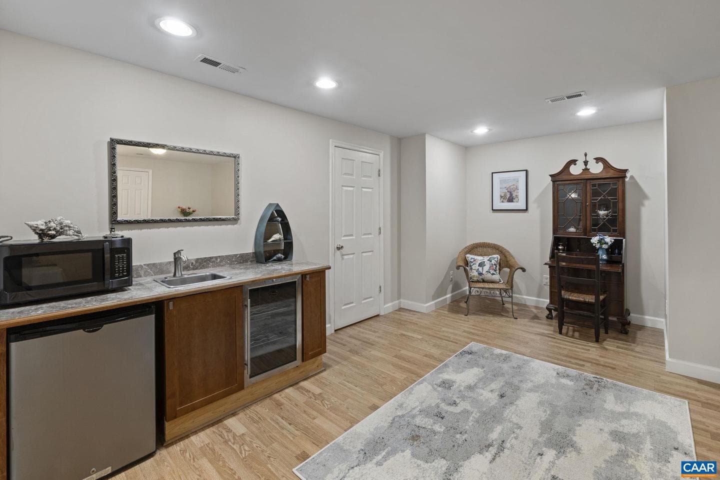 63 Villa Ave photo 28