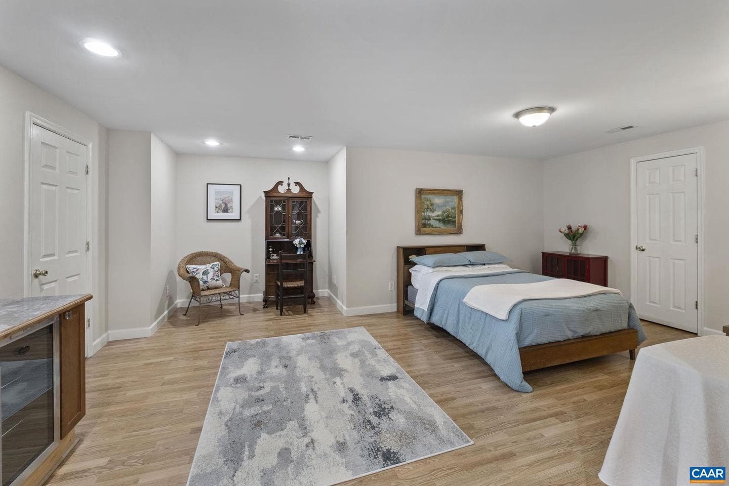 63 Villa Ave photo 29