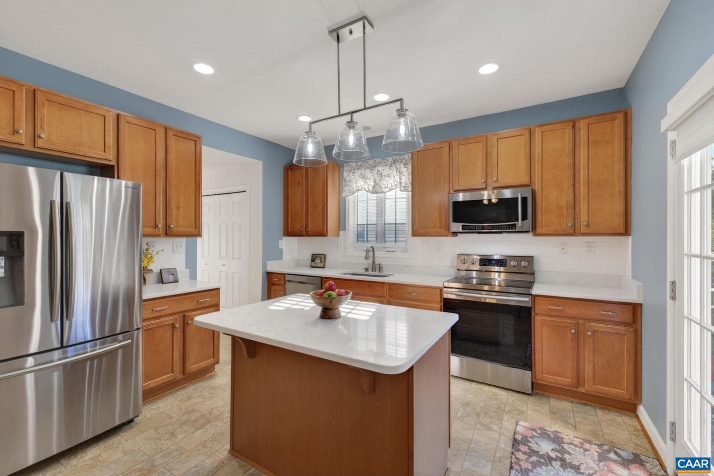 63 Villa Ave photo 5