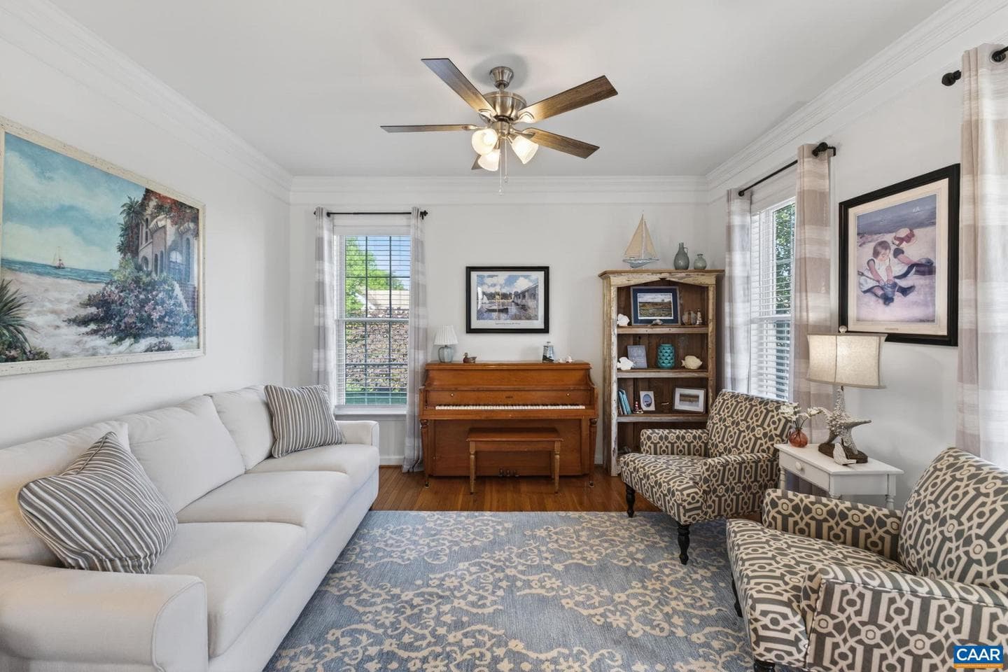 63 Villa Ave photo 9
