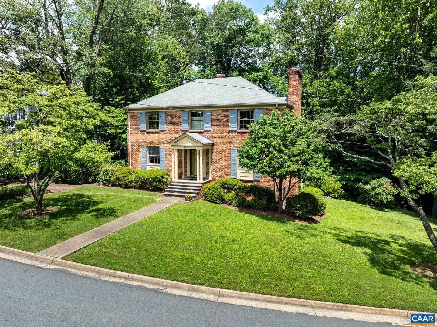 2402 Bennington Rd photo 13