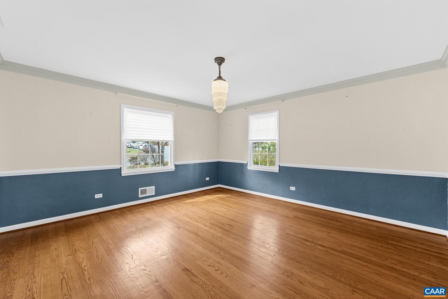 2402 Bennington Rd photo 30