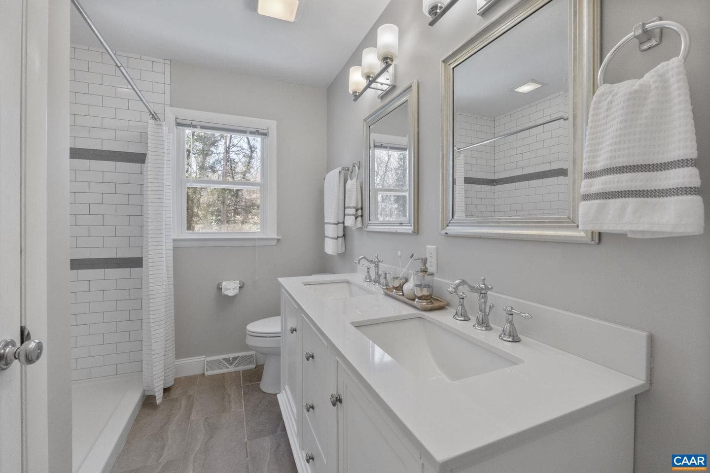 2310 Wayne Ave photo 22