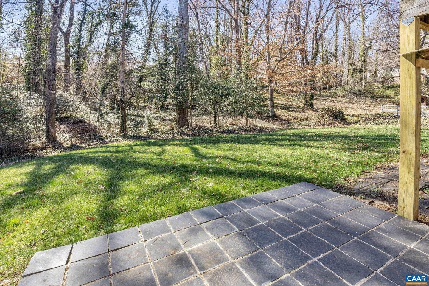 2310 Wayne Ave photo 40