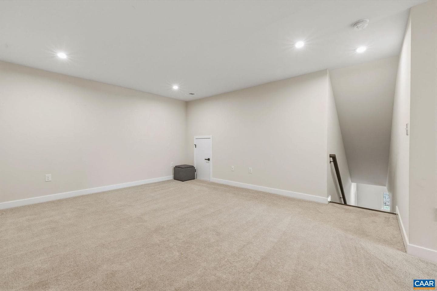 360 Winding Rd photo 35