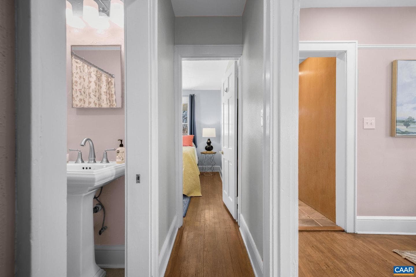 526 Caroline Ave photo 12
