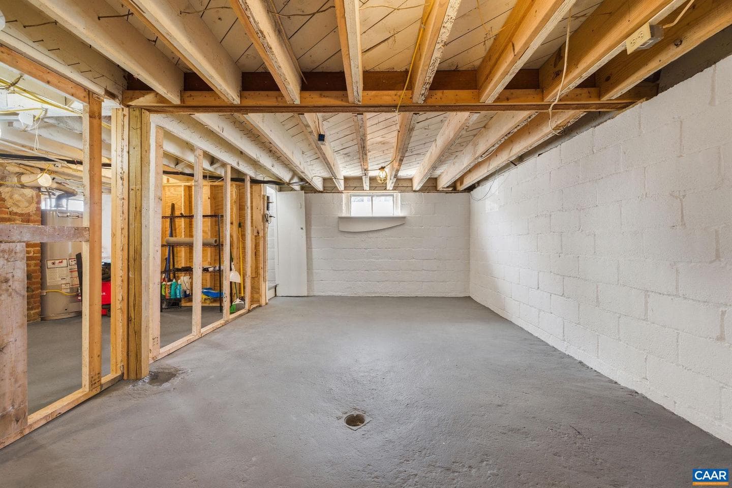 526 Caroline Ave photo 17