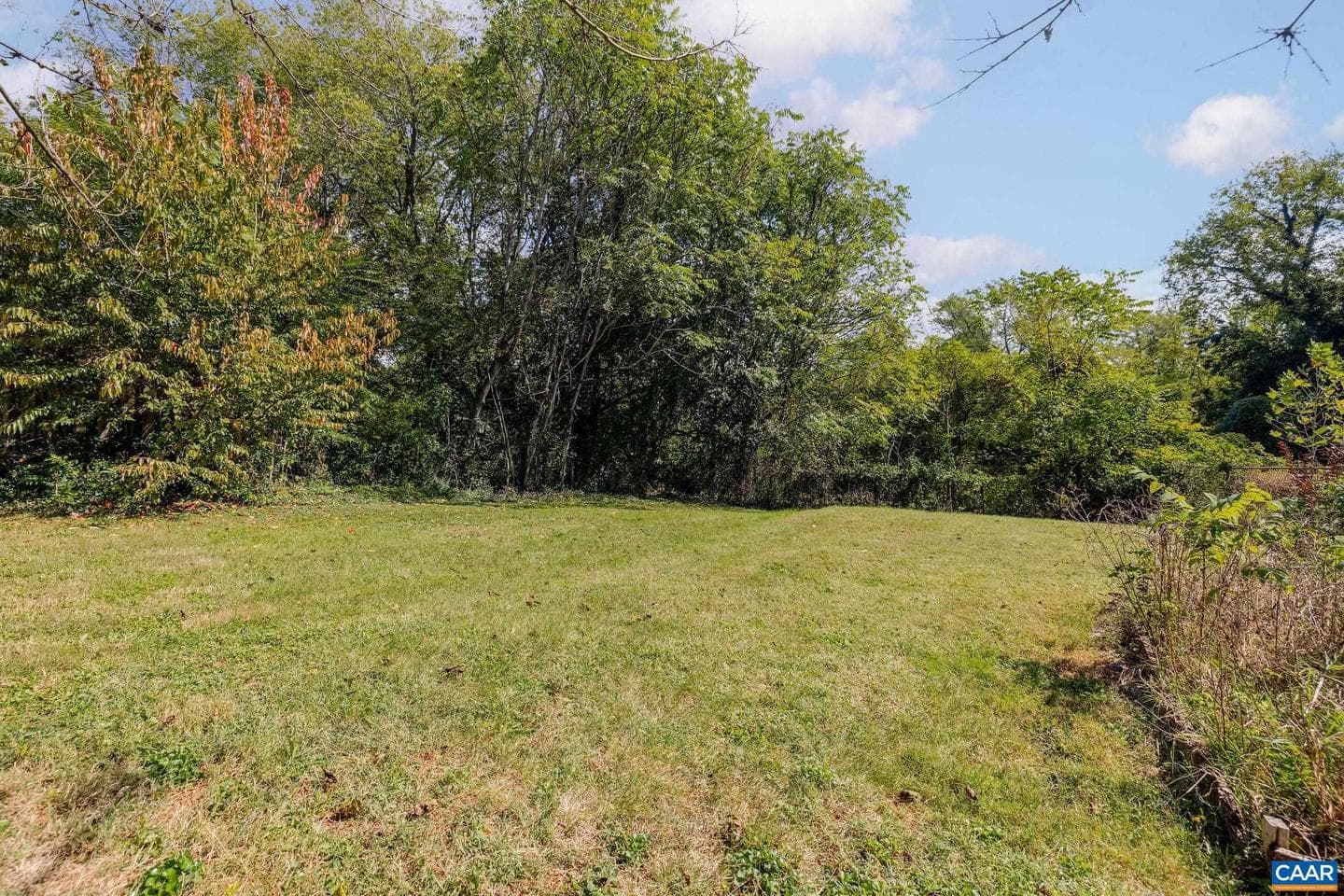 526 Caroline Ave photo 26