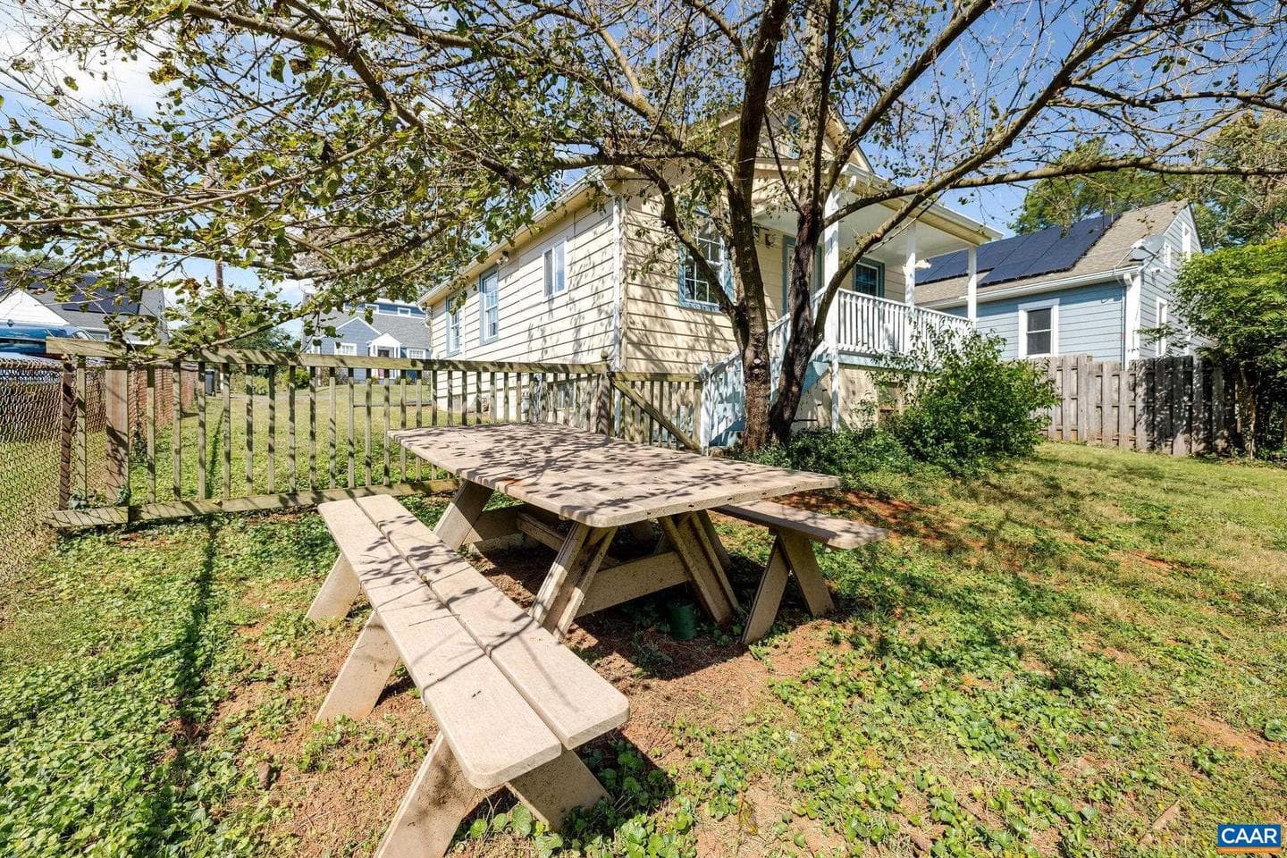 526 Caroline Ave photo 27