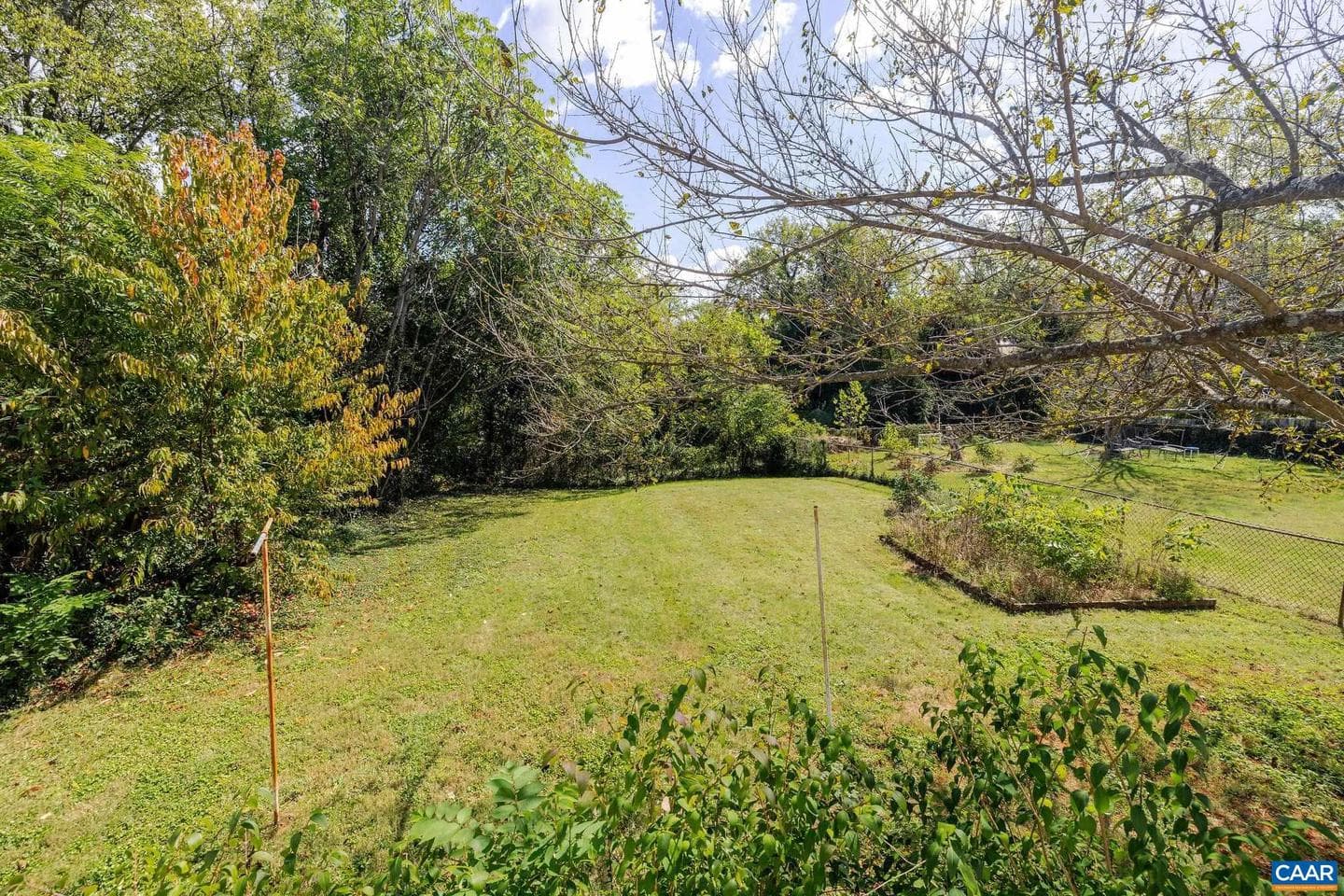 526 Caroline Ave photo 28